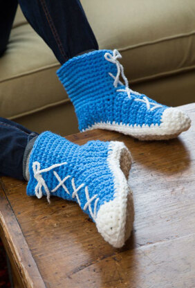Hi-Top Slipper Socks in Red Heart Super Saver Economy Solids - LW4587 - Downloadable PDF