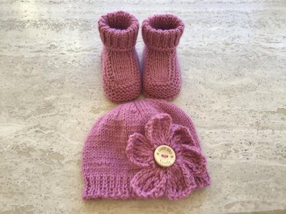 Baby Girl Hat And Booties Easy