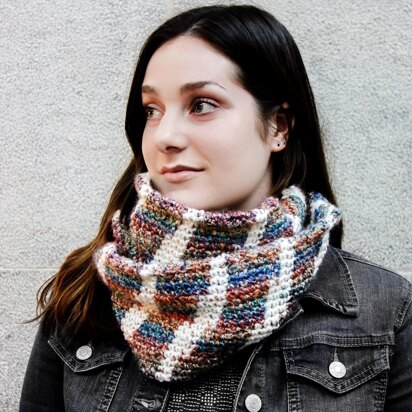 029- Striped infinity cowl