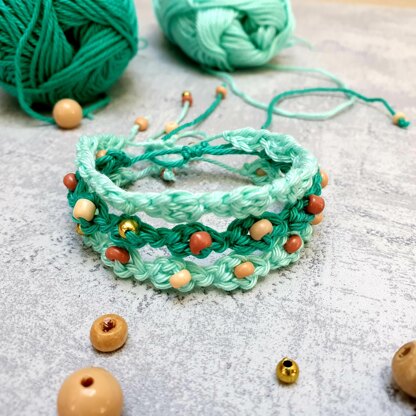 Left Over Yarn Bracelets