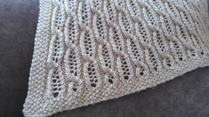 Filigree Lace Twist Pram & CotBlanket