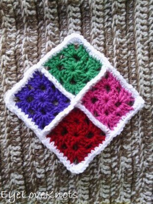 Cuatro Esquinas de Abuela Afghan Square