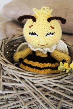 Bee toy Knitting Crochet pattern by Ekaterina Borisova