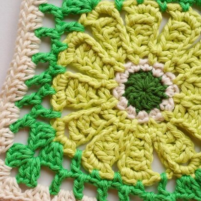 Wheelie flower granny square