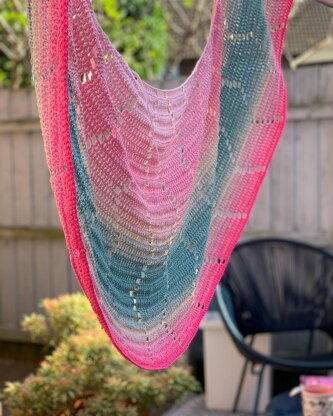 Scenic Route: a large crochet crescent shawl pattern - Dora Does