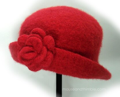 Felted Cloche & Flower Brooch UK TERMS 1423