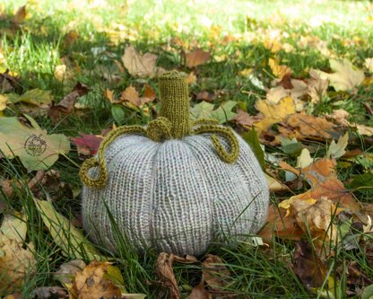 Three Halloween pumpkins