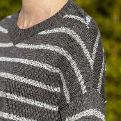 Wanna-Be-V-Neck Sweater