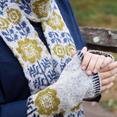 Nordic Flowers Scarf