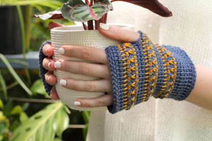 Jindabyne Fingerless Mittens