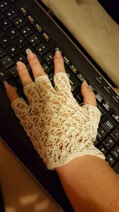 Victorian Lace Gloves