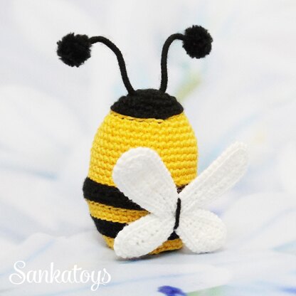 Easter egg cover Bee