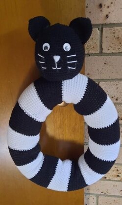 Midnight the Cat Halloween Wreath Crochet Pattern