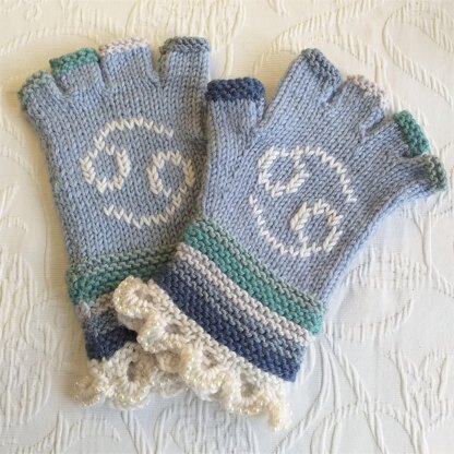 Star Sign Stash Mittens - CANCER