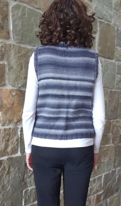 Roxie Plus ladies vest with 2 neck styles