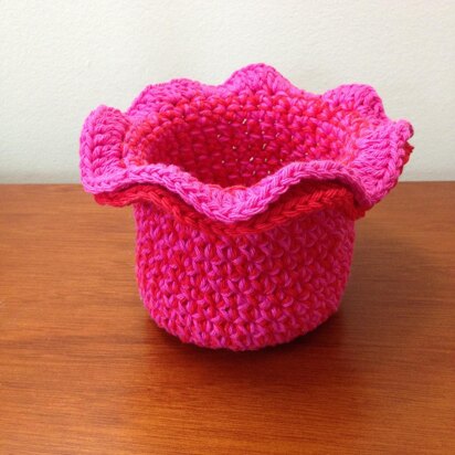 Small Ruffle Bowl