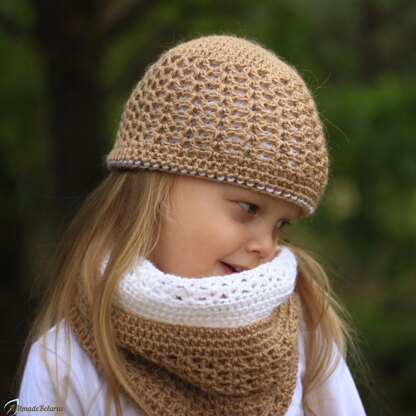 Lace hat/cowl set