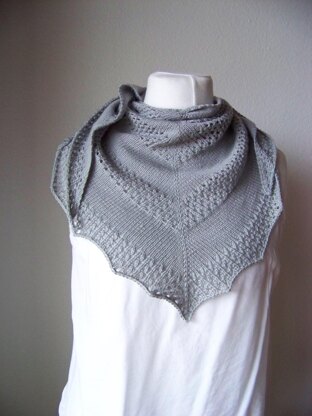 Easy knitting pattern Shawl "Tipsy"