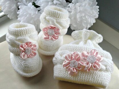 Cable Baby Hat Cable Baby Booties Cable Baby Set  Baby Shoes Baby Outfit