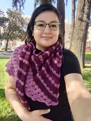 Besos y Abrazos Shawl