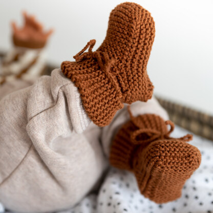 Oh Baby! Knit Booties in Yarn and Colors Favorite - YAC100089 - Downloadable PDF