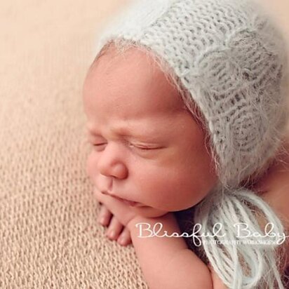 Fishtail Cable Newborn Bonnet