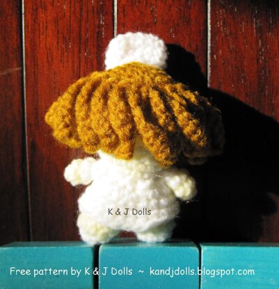 Little Nurse - German translation - Free amigurumi doll crochet pattern
