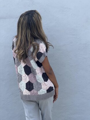 Sleeveless Hexagon Cardigan