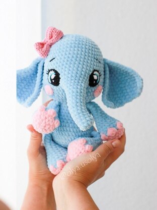 Sima the Elephant with bow and scarf (PDF + 5 Videos)