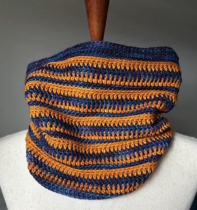 Gilded Twilight Cowl