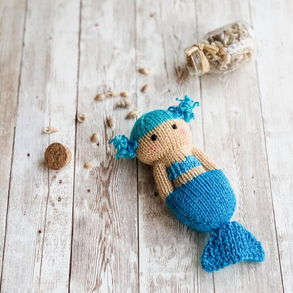 Mermaid Friends Knitting pattern by Esther Braithwaite Mermaid Friends Knitting pattern by Esther Braithwaite