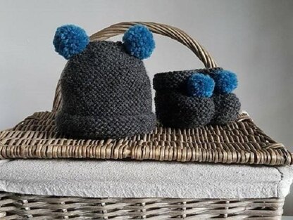 Beginner’s Easy PDF Knitting Pattern – New Baby Hat and Boots