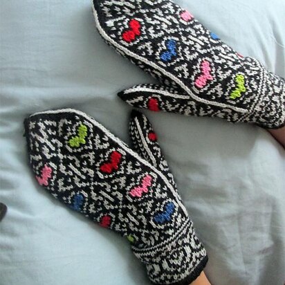 Tangled Hearts - knitting pattern