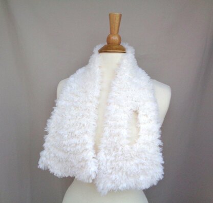 Fluffy Keyhole Scarf