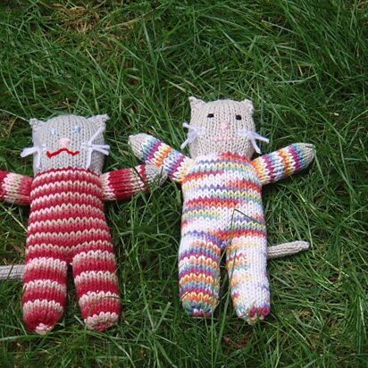 Mini Cat - knitting pattern