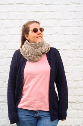 Tresse Infinity Cable Scarf