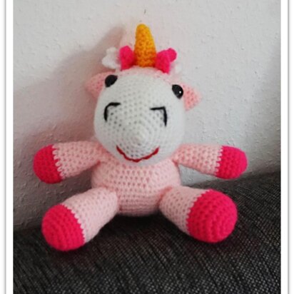 Crochet Pattern for the little Unicorn Pinky!