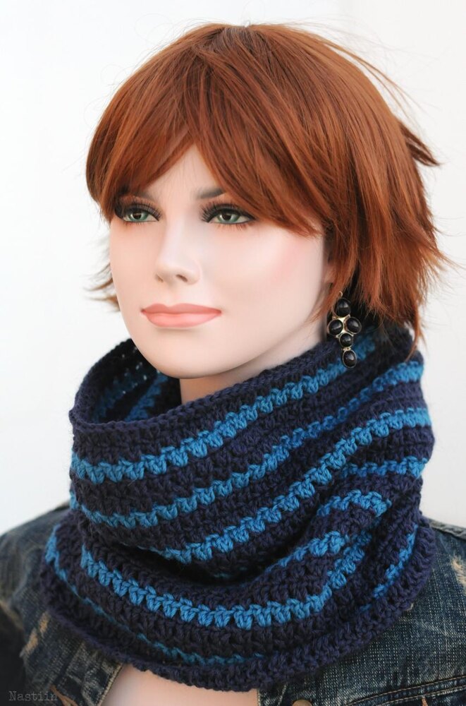 Ingeborg chevron striped cowl scarf Crochet pattern by Kyla