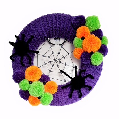 Halloween Crochet Wreath Pattern - Creepy Crawly