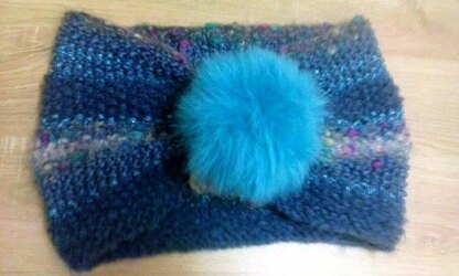 The Fluffy PomPom Cowl