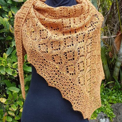 Alessia Diamond Shawl