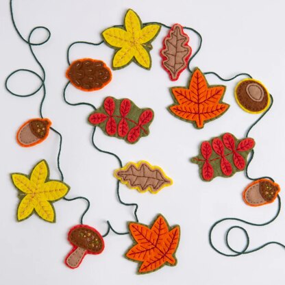 Hawthorn Handmade Autumn Garland Felt Craft Kit 