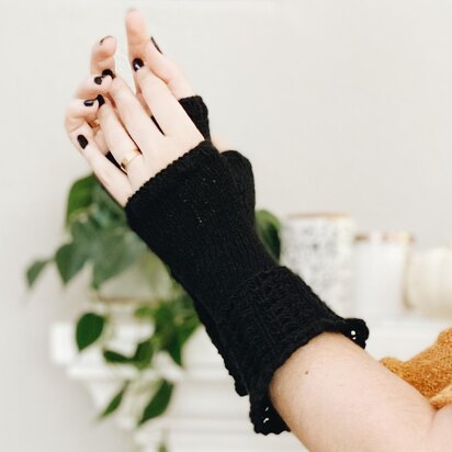 Glorious Haunting Fingerless Gloves