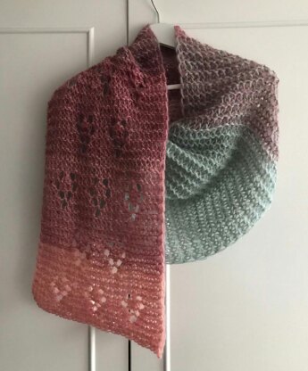 Strawberries scarf