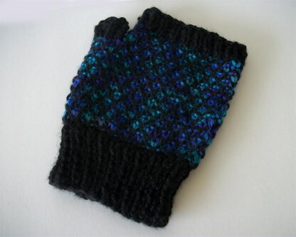 Knit Dragon Scale Gloves