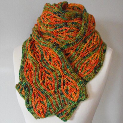 Leafy Lineation Scarf