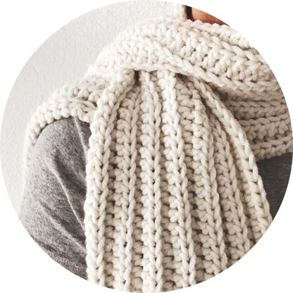 Simple Keyhole Scarf