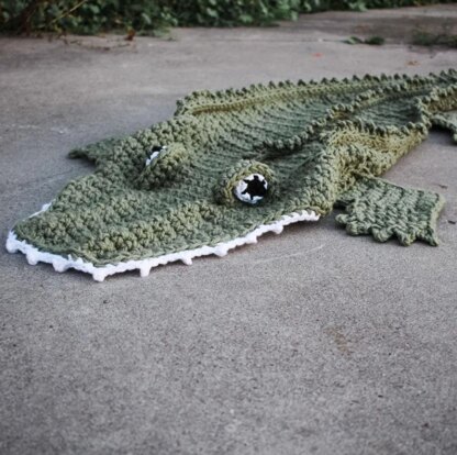 Bulky & Quick Alligator Blanket.