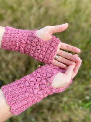 Puff Stitch Mitts