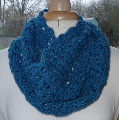 Squeeee-easy crochet cowl